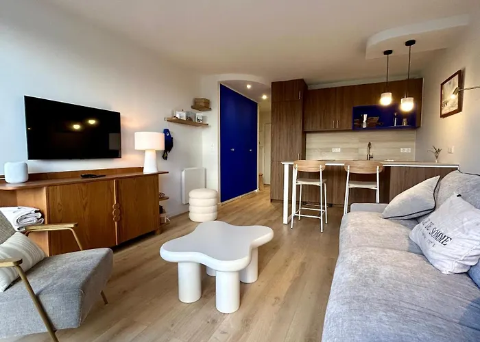 La Maison Bleu Aparthotel *